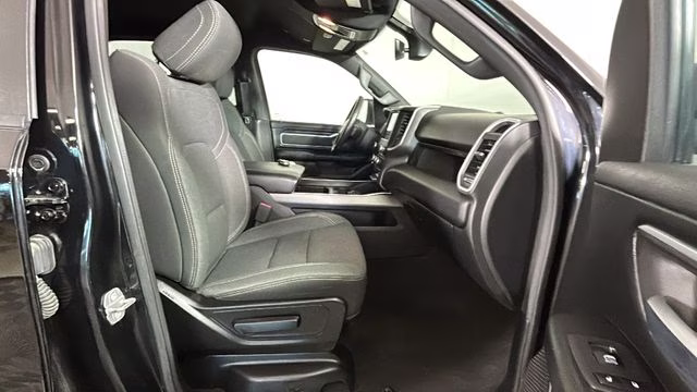 2021 Diamond Black Crystal Pearlcoat Ram 1500 Big Horn/Lone Star 4X4 Truck