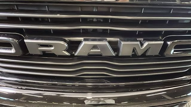 2021 Diamond Black Crystal Pearlcoat Ram 1500 Big Horn/Lone Star 4X4 Truck