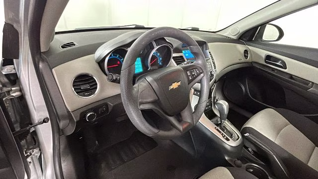 2014 Silver Ice Metallic Chevrolet Cruze LS FWD Sedan