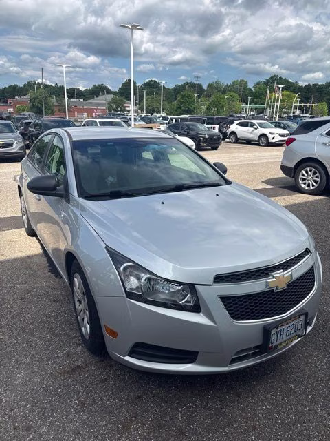 2014 Silver Ice Metallic Chevrolet Cruze LS FWD Sedan