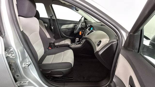 2014 Silver Ice Metallic Chevrolet Cruze LS FWD Sedan