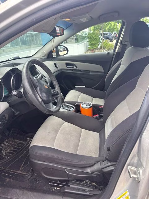 2014 Silver Ice Metallic Chevrolet Cruze LS FWD Sedan