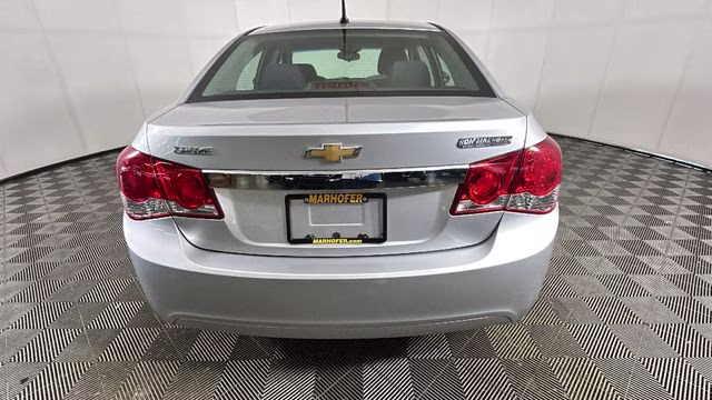 2014 Silver Ice Metallic Chevrolet Cruze LS FWD Sedan