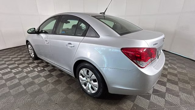2014 Silver Ice Metallic Chevrolet Cruze LS FWD Sedan