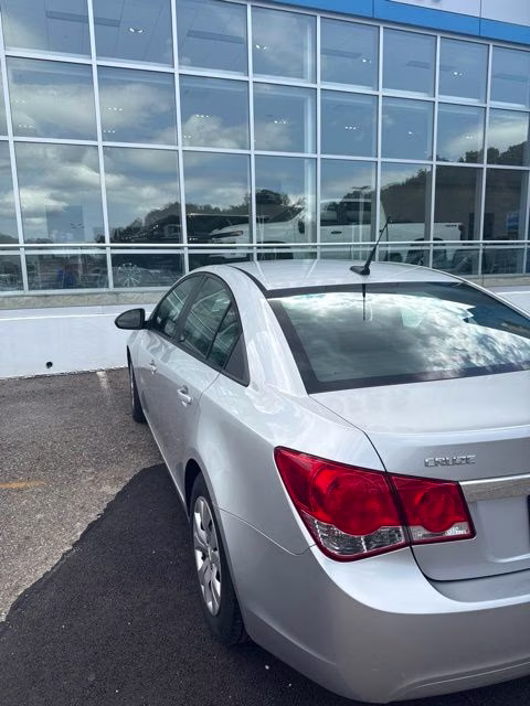 2014 Silver Ice Metallic Chevrolet Cruze LS FWD Sedan