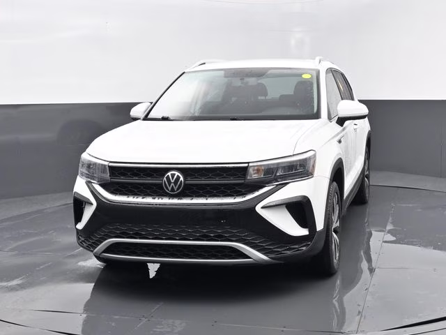 2022 White Volkswagen Taos 1.5T SE AWD SUV