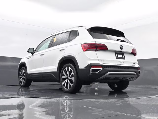 2022 White Volkswagen Taos 1.5T SE AWD SUV