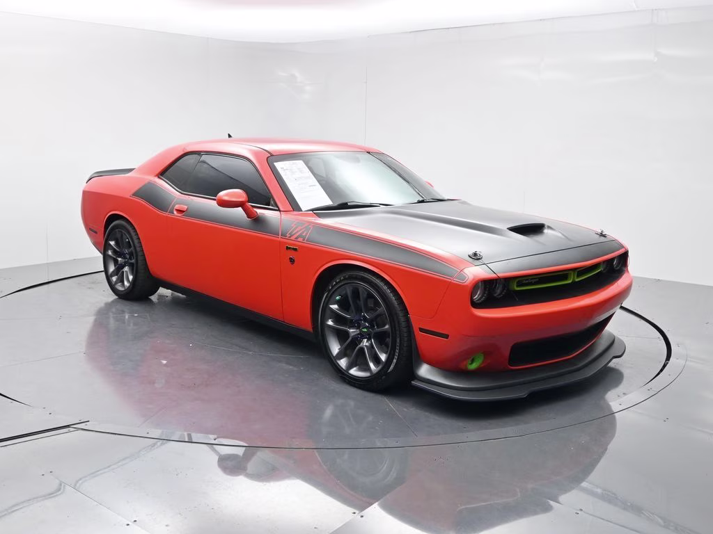 2017 Go Mango! Dodge Challenger R/T RWD Coupe