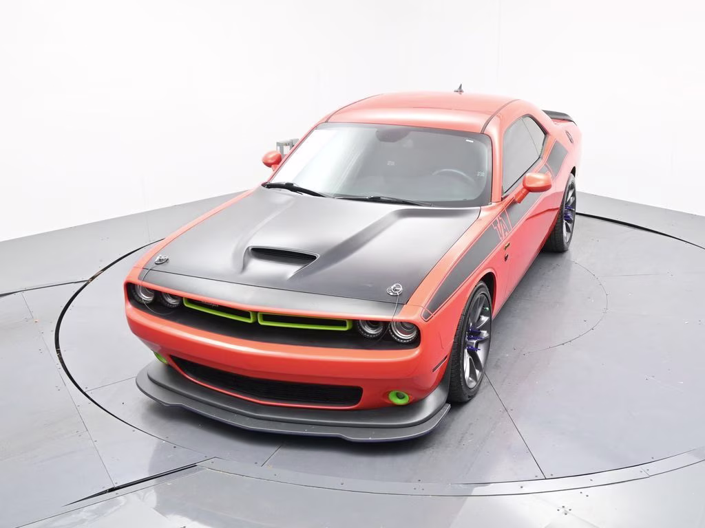 2017 Go Mango! Dodge Challenger R/T RWD Coupe