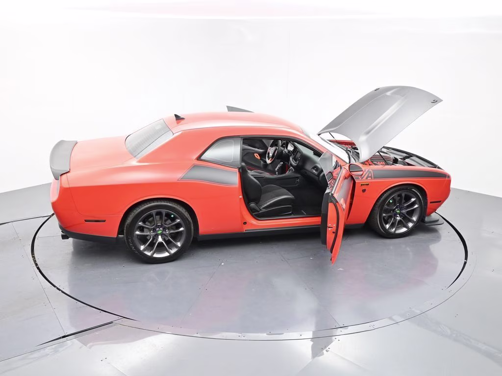 2017 Go Mango! Dodge Challenger R/T RWD Coupe