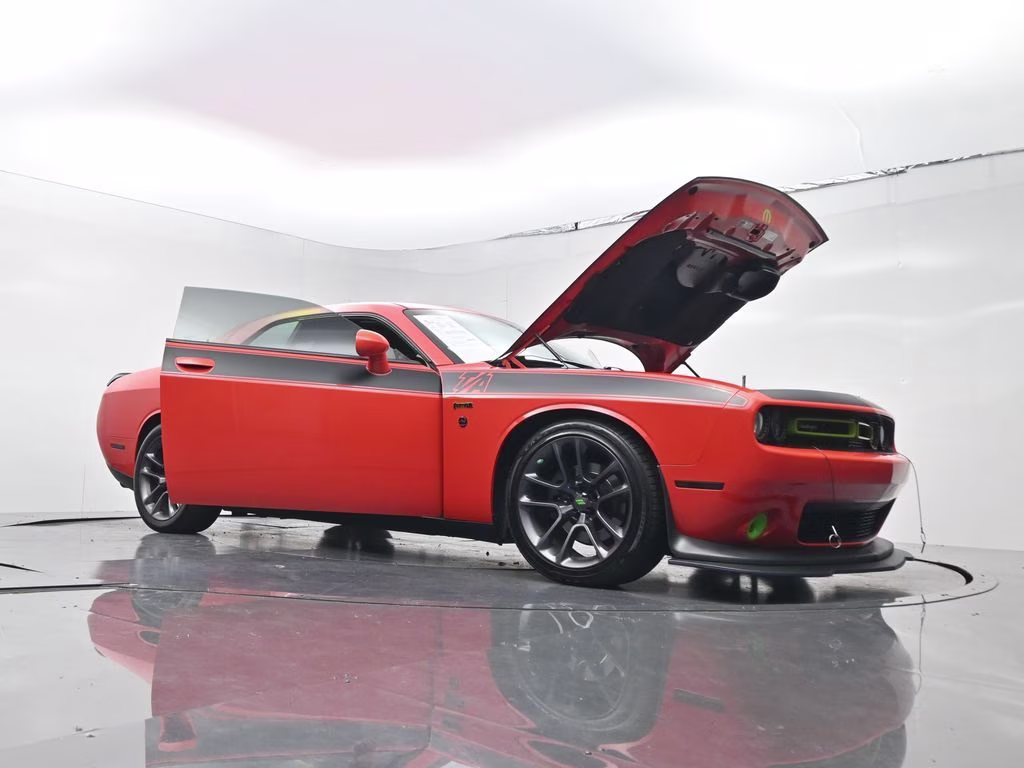 2017 Go Mango! Dodge Challenger R/T RWD Coupe