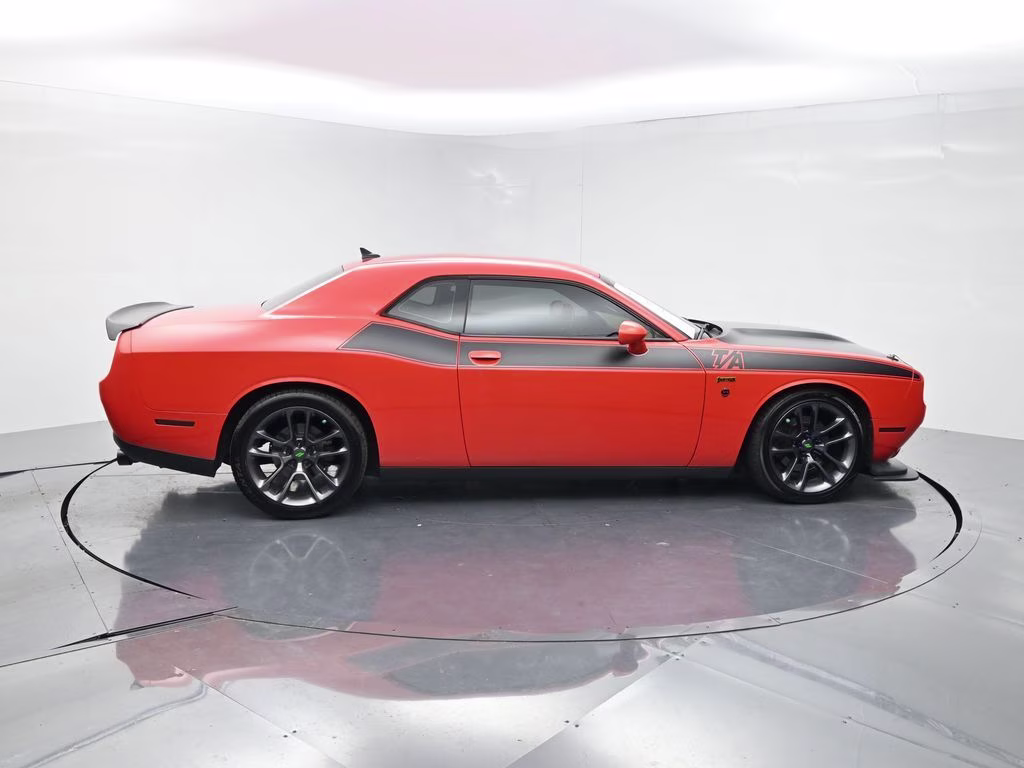 2017 Go Mango! Dodge Challenger R/T RWD Coupe