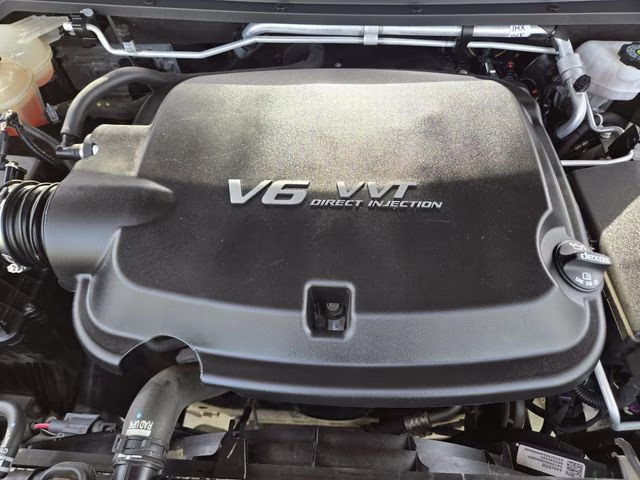 2021 Satin Steel Metallic Chevrolet Colorado LT 4X4 Truck