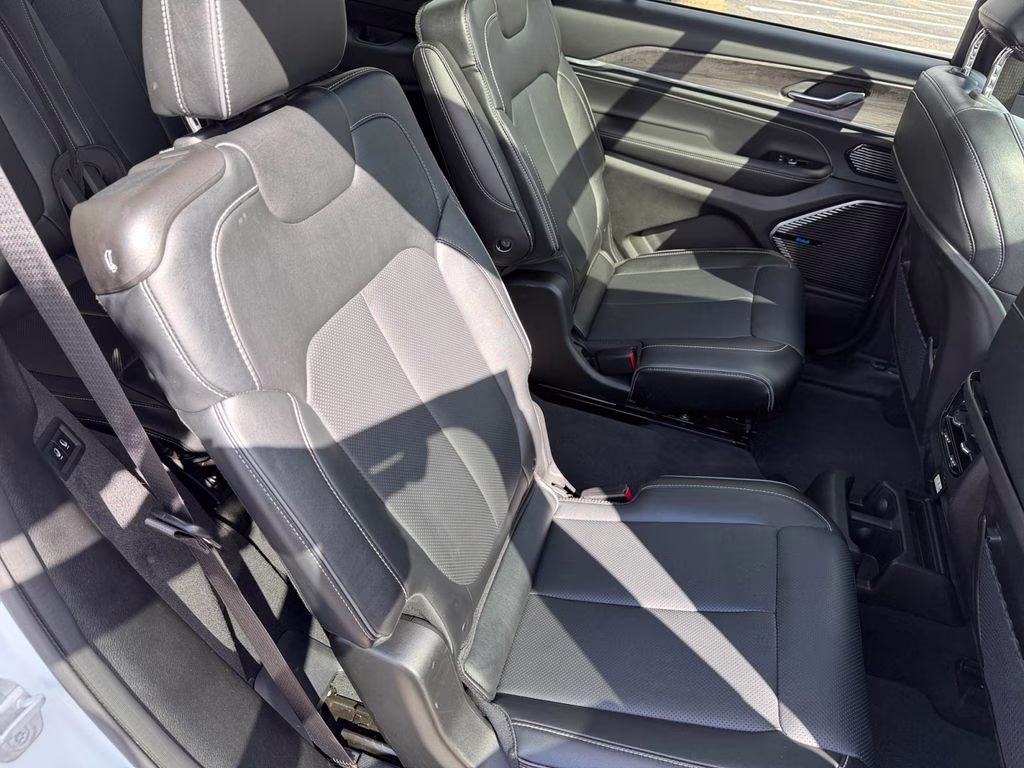 2023 Bright White Clearcoat Jeep Grand Cherokee L Overland 4X4 SUV