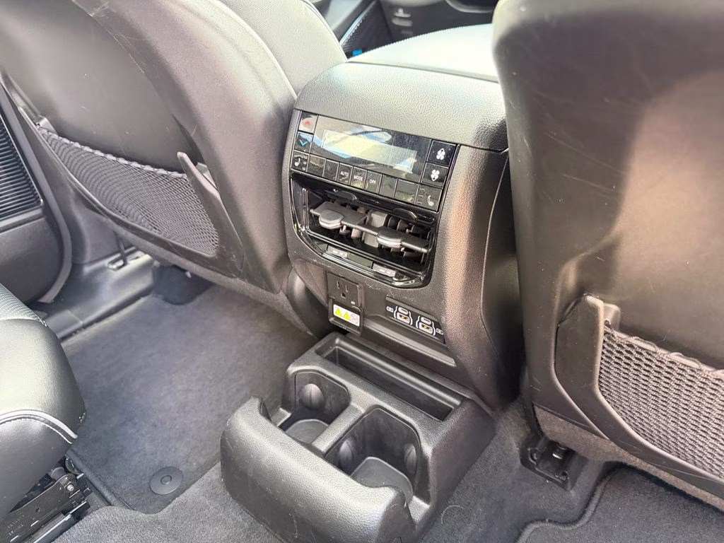 2023 Bright White Clearcoat Jeep Grand Cherokee L Overland 4X4 SUV