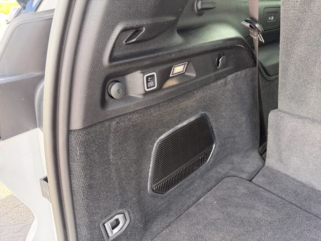 2023 Bright White Clearcoat Jeep Grand Cherokee L Overland 4X4 SUV