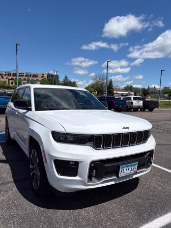 2023 Bright White Clearcoat Jeep Grand Cherokee L Overland 4X4 SUV