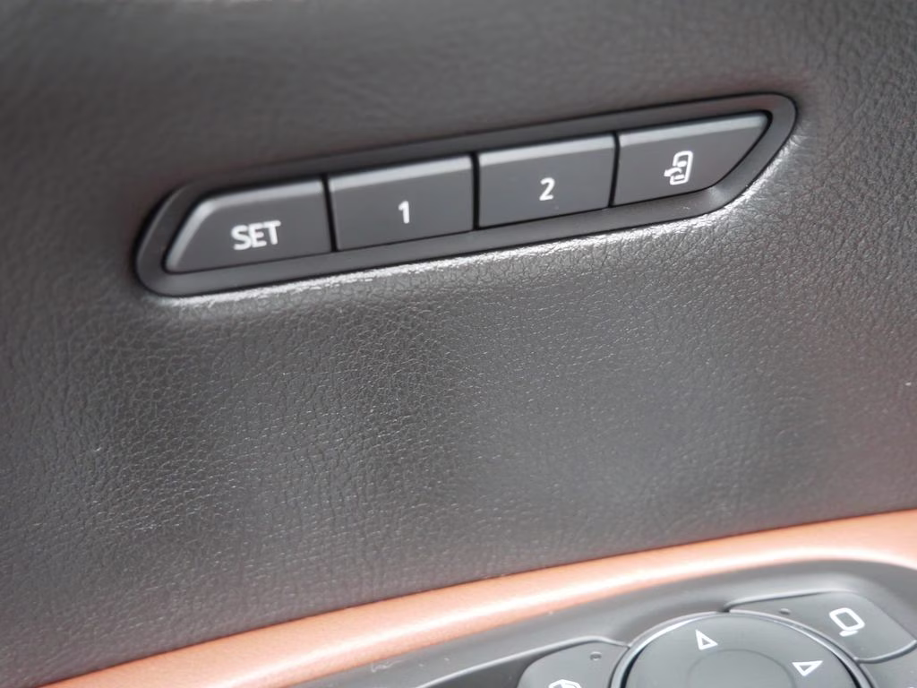 2023 Crystal White Tricoat Cadillac XT5 Premium Luxury AWD SUV