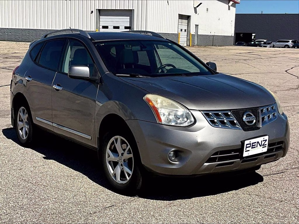 Used 2011 Nissan Rogue SV with VIN JN8AS5MV6BW675633 for sale in Rochester, Minnesota