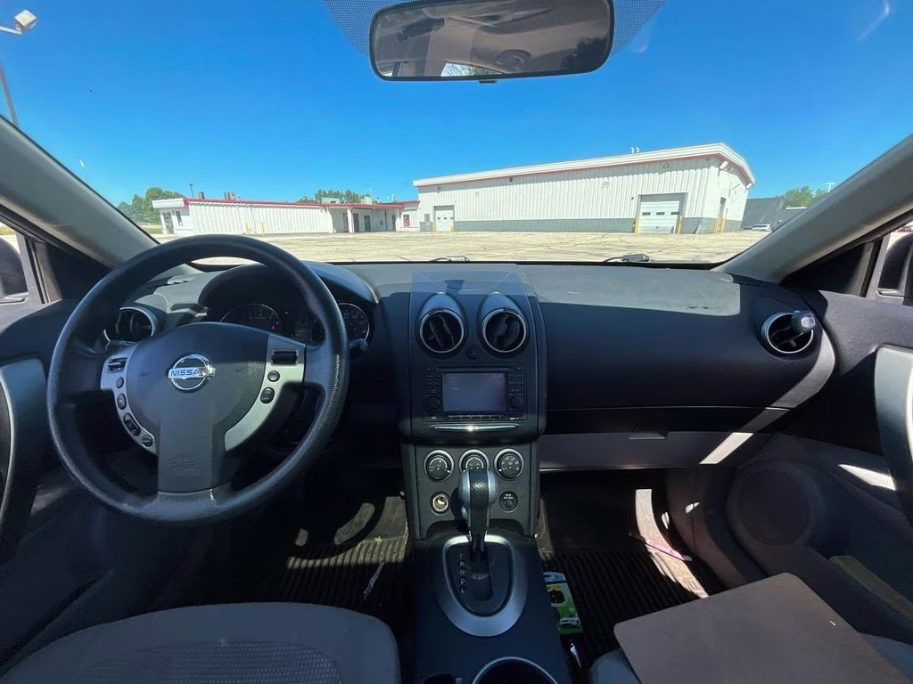 2011 Platinum Graphite Nissan Rogue SV AWD SUV