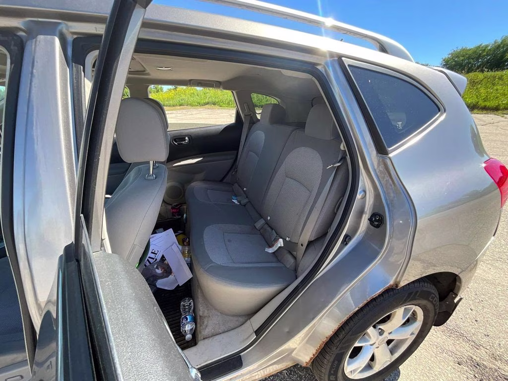 2011 Platinum Graphite Nissan Rogue SV AWD SUV