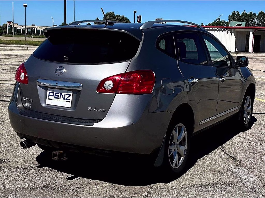 2011 Platinum Graphite Nissan Rogue SV AWD SUV
