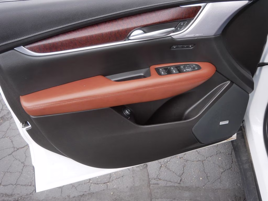 2023 Crystal White Tricoat Cadillac XT5 Premium Luxury AWD SUV