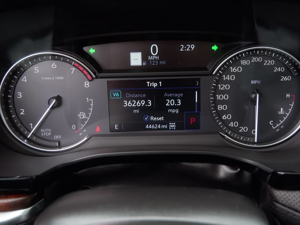 2023 Crystal White Tricoat Cadillac XT5 Premium Luxury AWD SUV