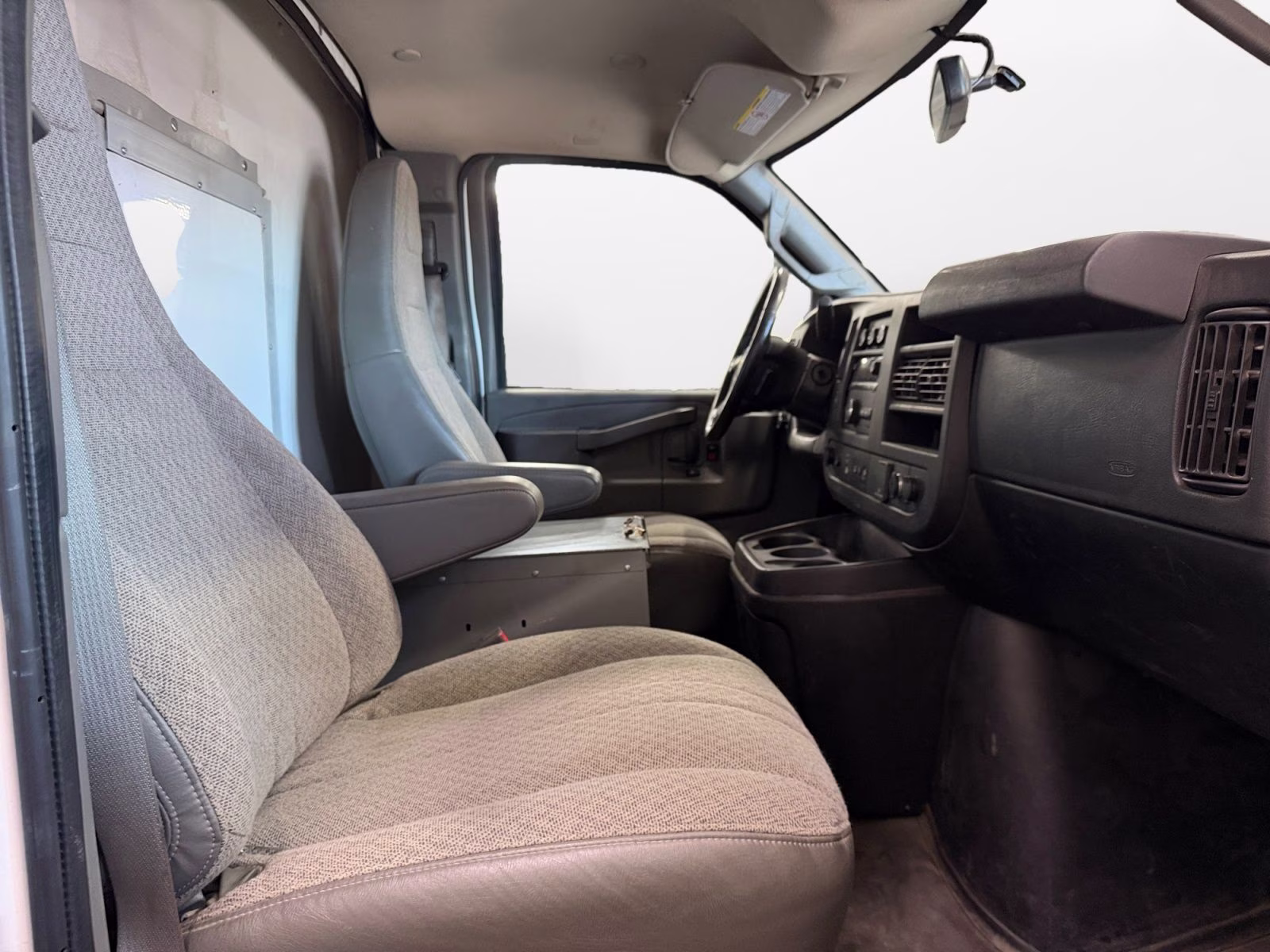 2020 Summit White Chevrolet Express 3500 Work Van RWD Truck