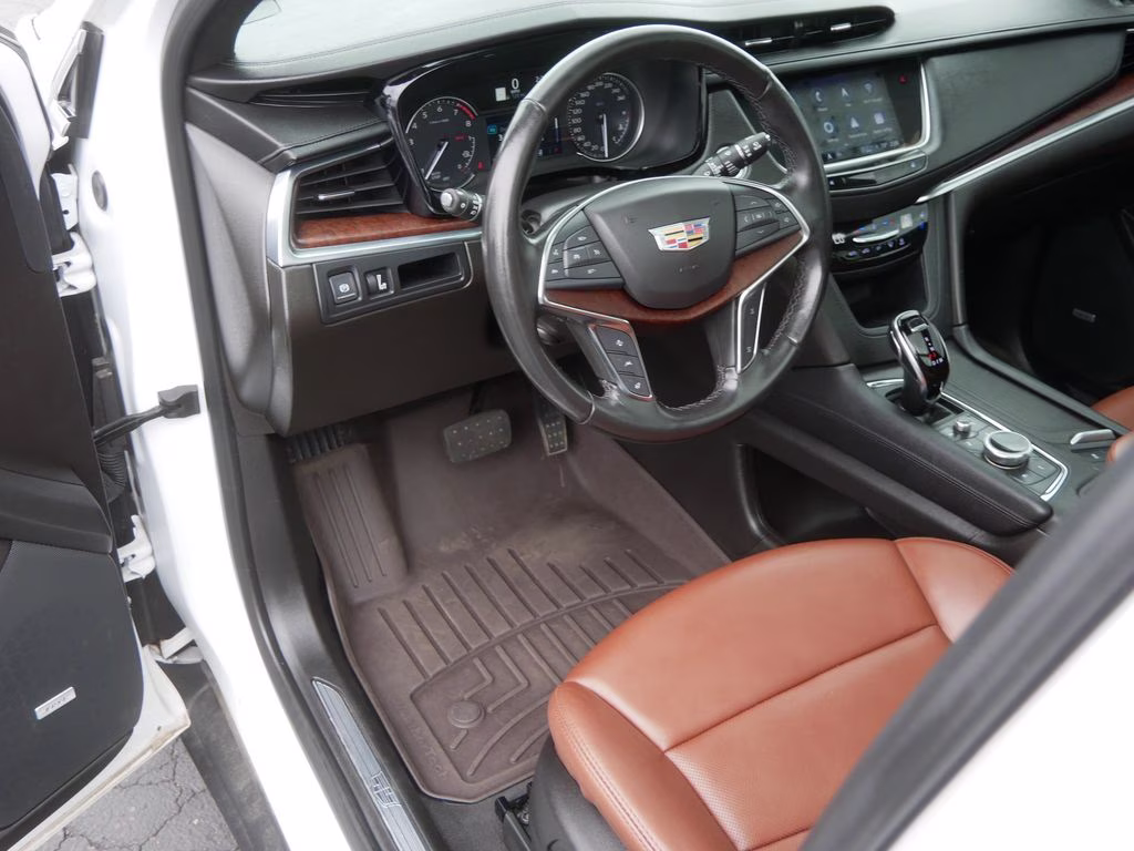 2023 Crystal White Tricoat Cadillac XT5 Premium Luxury AWD SUV