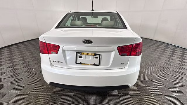 2012 Snow White Pearl Kia Forte EX FWD Sedan
