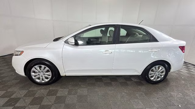 2012 Snow White Pearl Kia Forte EX FWD Sedan