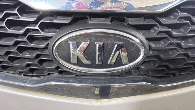 2012 Snow White Pearl Kia Forte EX FWD Sedan