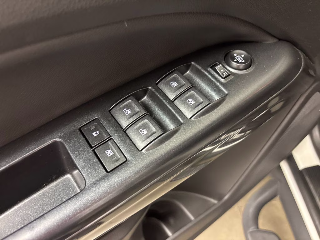 2021 Summit White GMC Canyon AT4 w/Leather 4X4 Truck