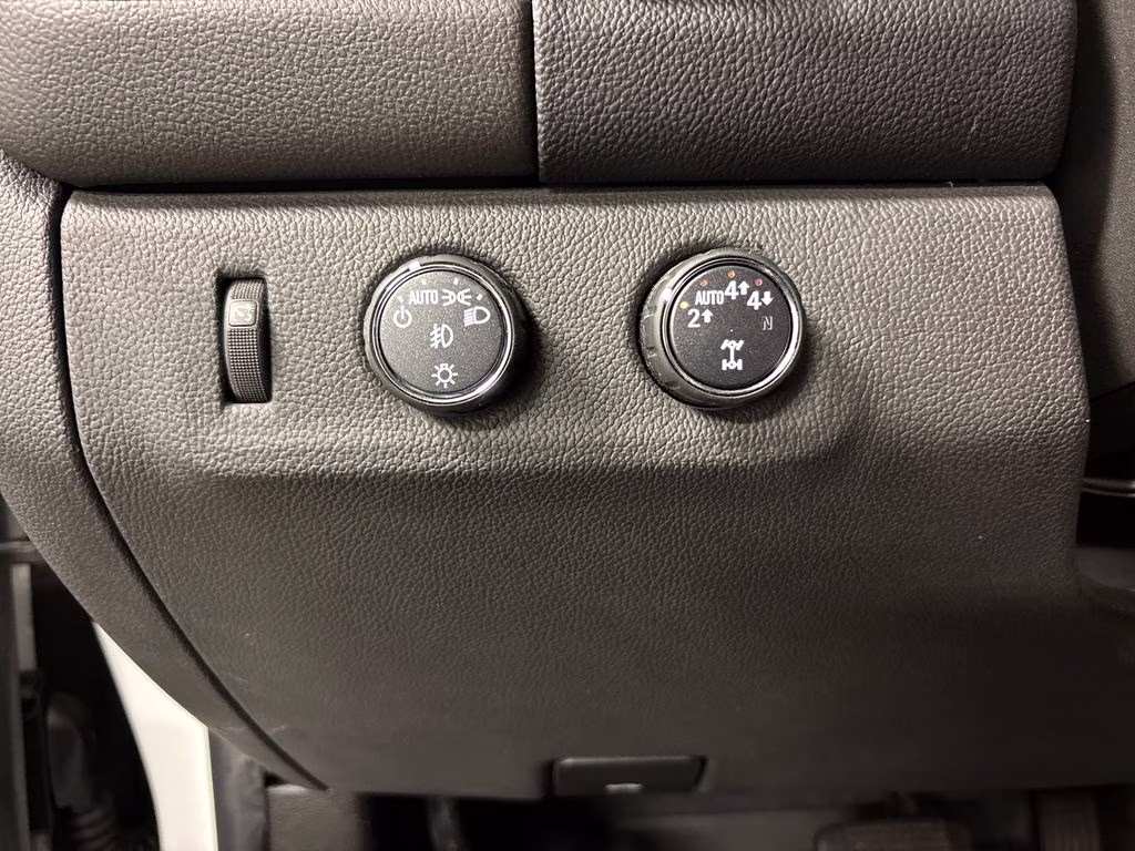2021 Summit White GMC Canyon AT4 w/Leather 4X4 Truck