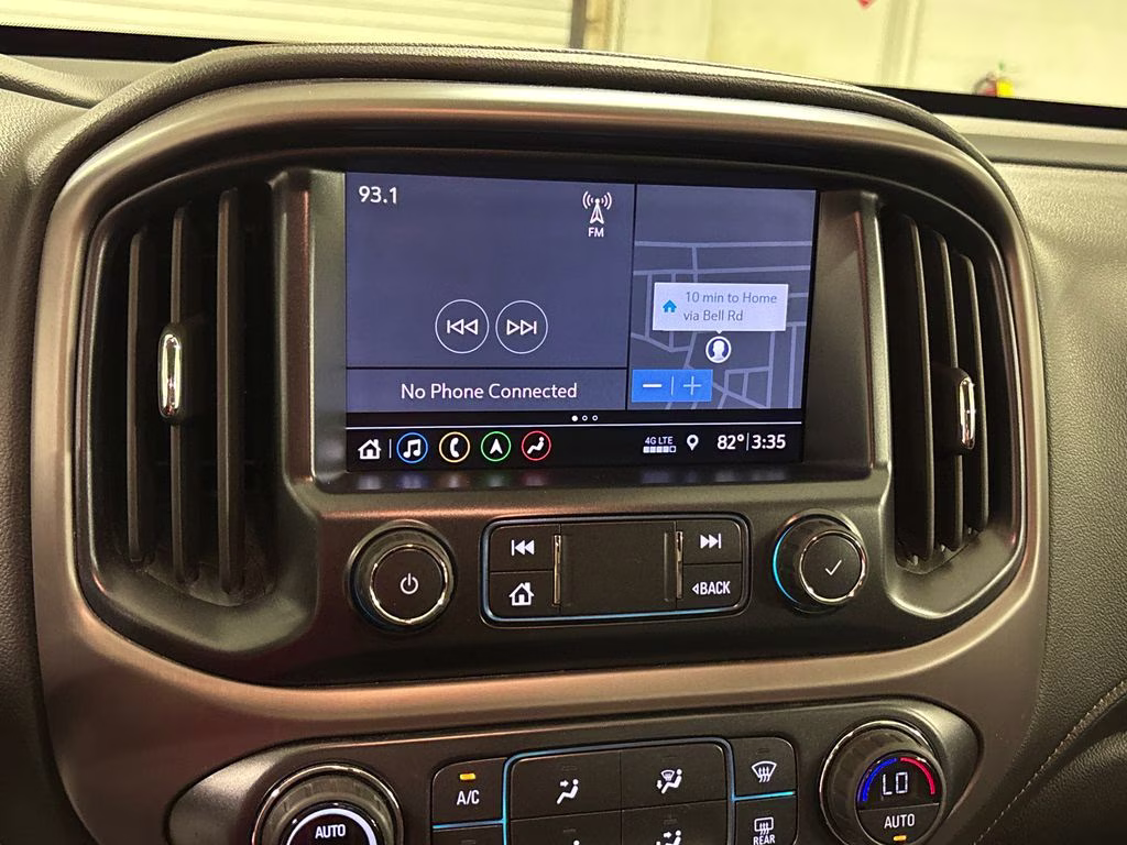 2021 Summit White GMC Canyon AT4 w/Leather 4X4 Truck