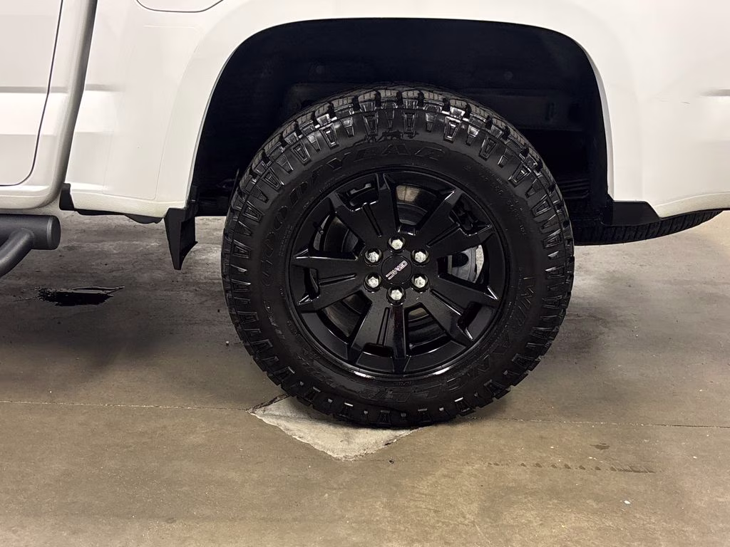 2021 Summit White GMC Canyon AT4 w/Leather 4X4 Truck