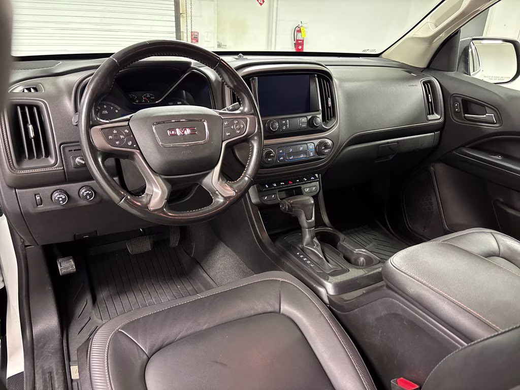 2021 Summit White GMC Canyon AT4 w/Leather 4X4 Truck