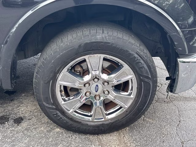 2015 Tuxedo Black Metallic Ford F-150 XL SuperCab 6.5-ft. Bed 2WD RWD Truck