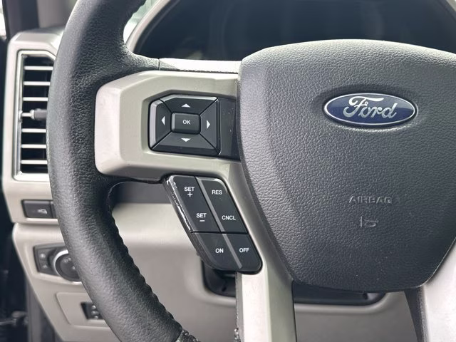 2015 Tuxedo Black Metallic Ford F-150 XL SuperCab 6.5-ft. Bed 2WD RWD Truck