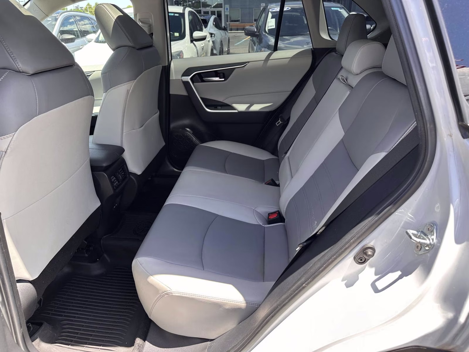 2024 Wind Chill Pearl Toyota RAV4 XLE Premium FWD (Natl) FWD SUV
