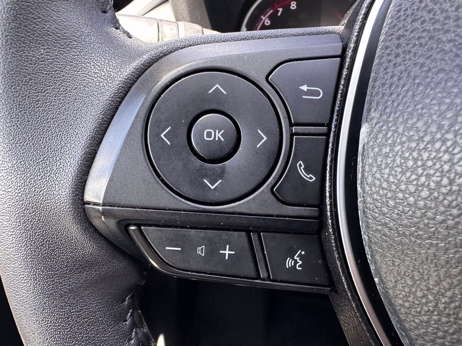 2024 Wind Chill Pearl Toyota RAV4 XLE Premium FWD (Natl) FWD SUV