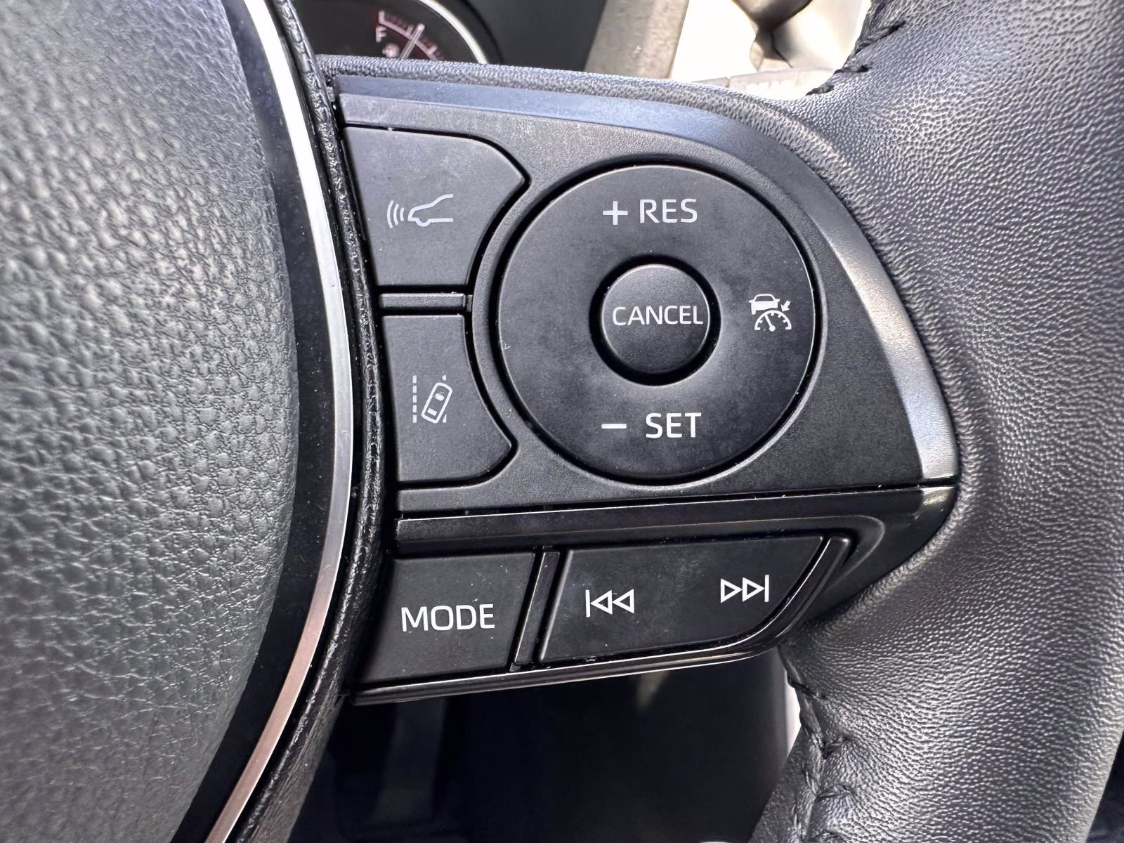 2024 Wind Chill Pearl Toyota RAV4 XLE Premium FWD (Natl) FWD SUV
