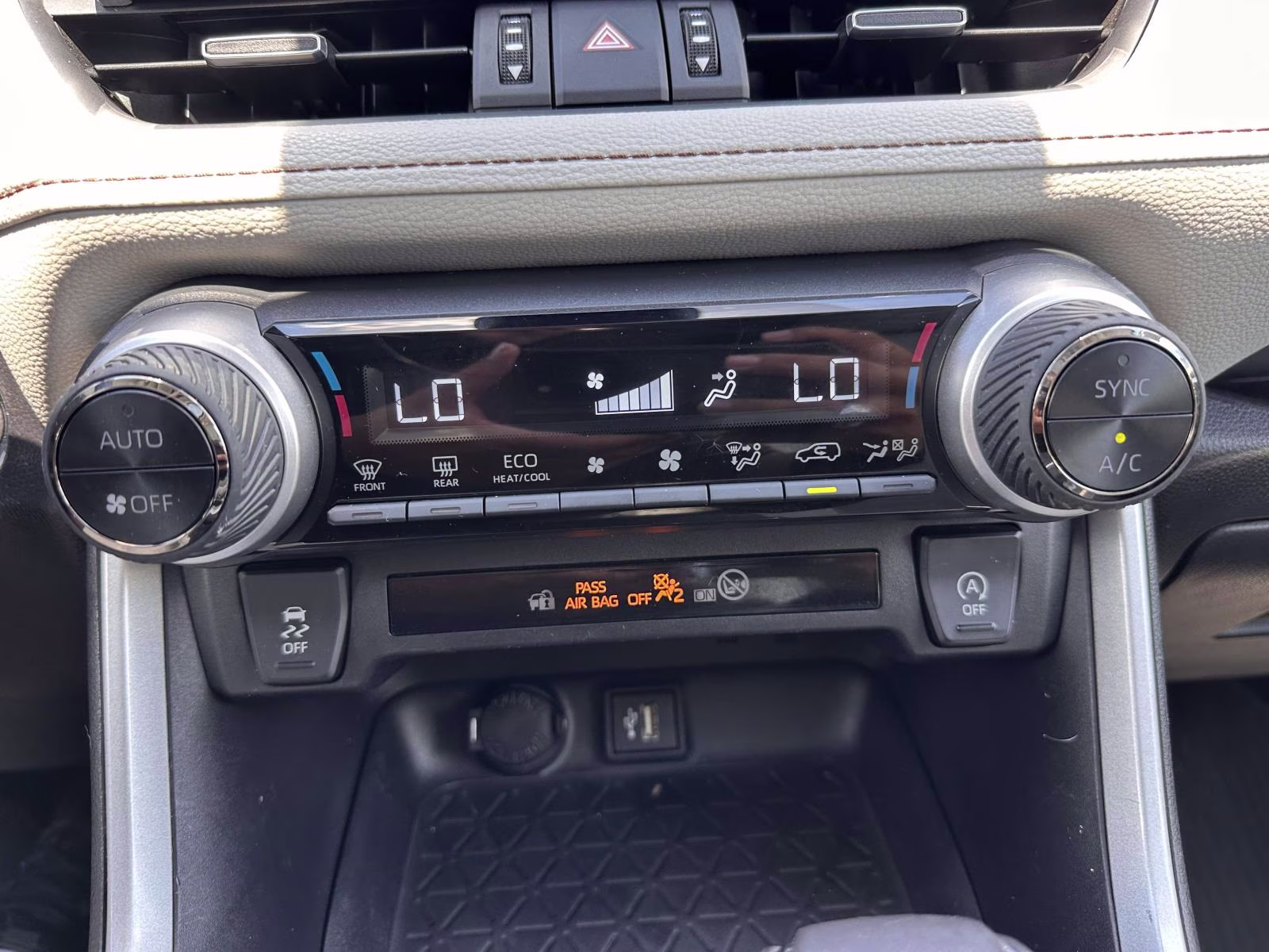 2024 Wind Chill Pearl Toyota RAV4 XLE Premium FWD (Natl) FWD SUV