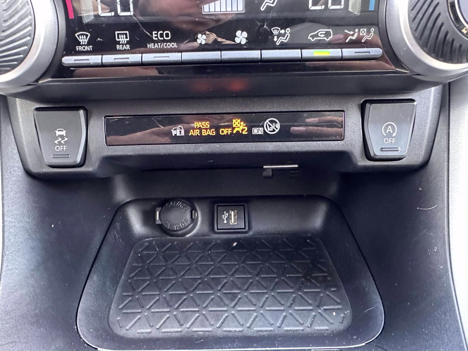 2024 Wind Chill Pearl Toyota RAV4 XLE Premium FWD (Natl) FWD SUV