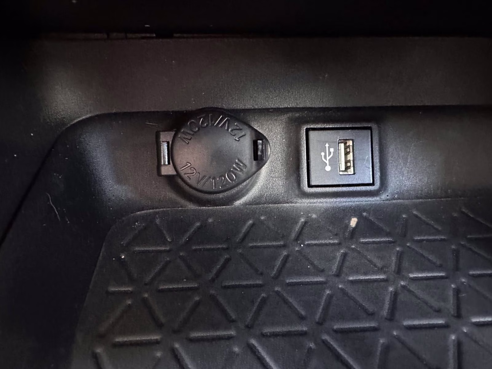 2024 Wind Chill Pearl Toyota RAV4 XLE Premium FWD (Natl) FWD SUV