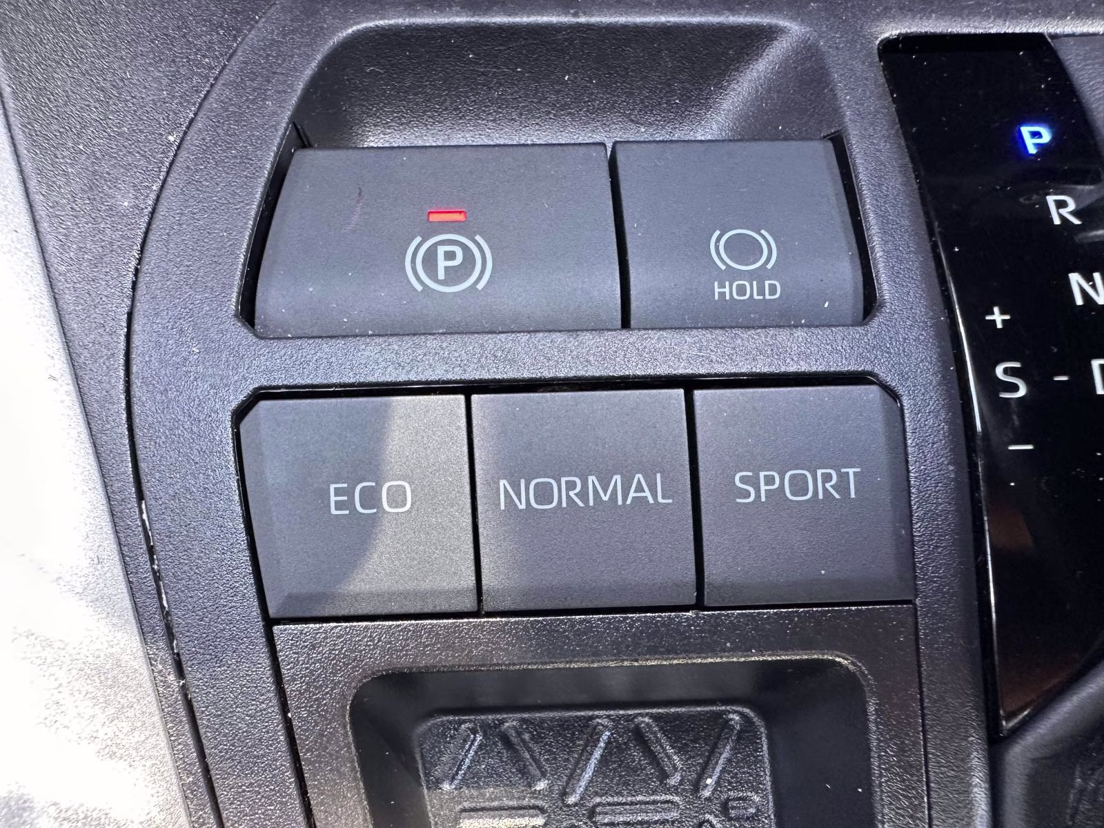 2024 Wind Chill Pearl Toyota RAV4 XLE Premium FWD (Natl) FWD SUV