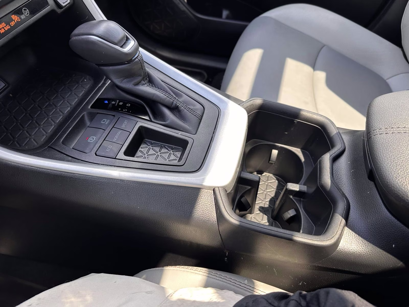 2024 Wind Chill Pearl Toyota RAV4 XLE Premium FWD (Natl) FWD SUV