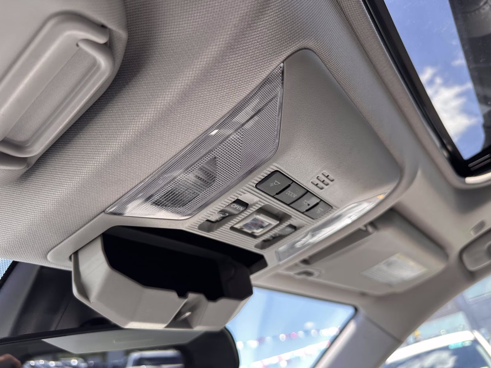 2024 Wind Chill Pearl Toyota RAV4 XLE Premium FWD (Natl) FWD SUV