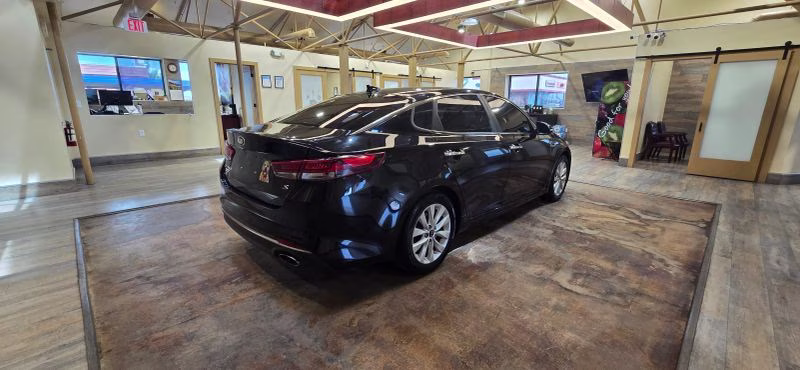 2018 Kia Optima S Sedan 4D FWD